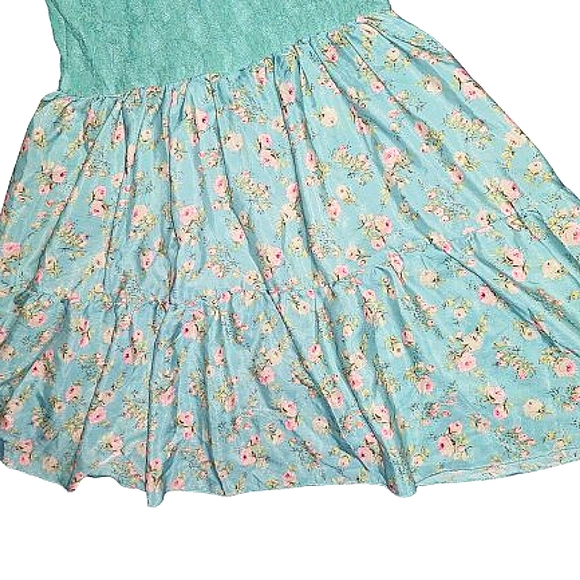 Vintage Rue 21 lace peplum sleeveless top size M - Picture 5 of 7